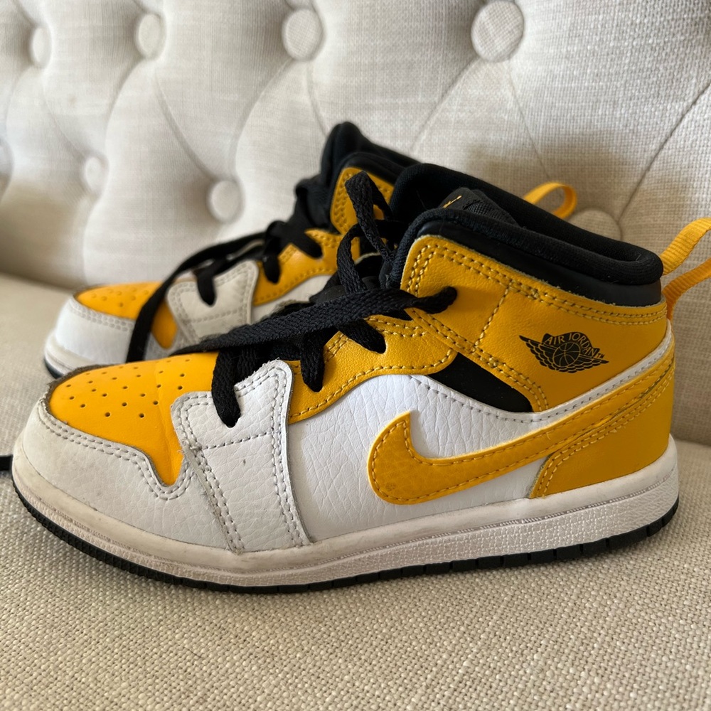 Toddler Retro Jordans size 10